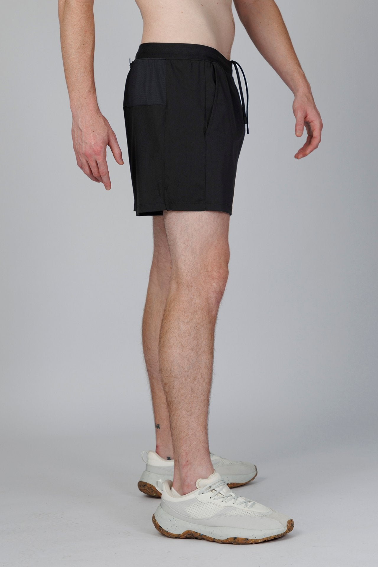 SPE0138 - Lightweight Stretch Nylon Back Zip Pocket Running Short 4.5" - Black