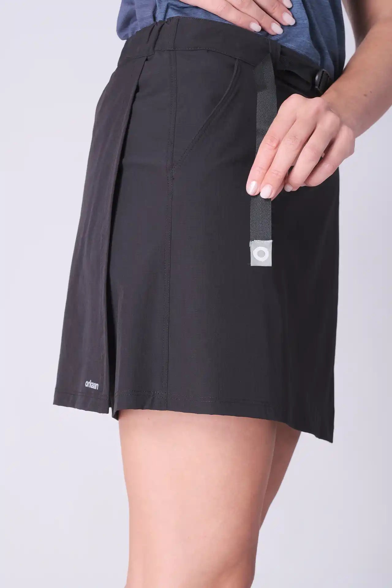 SPWE23010 - Women's Stretch Wrapped skirt w/ inner shorts 6" - Black