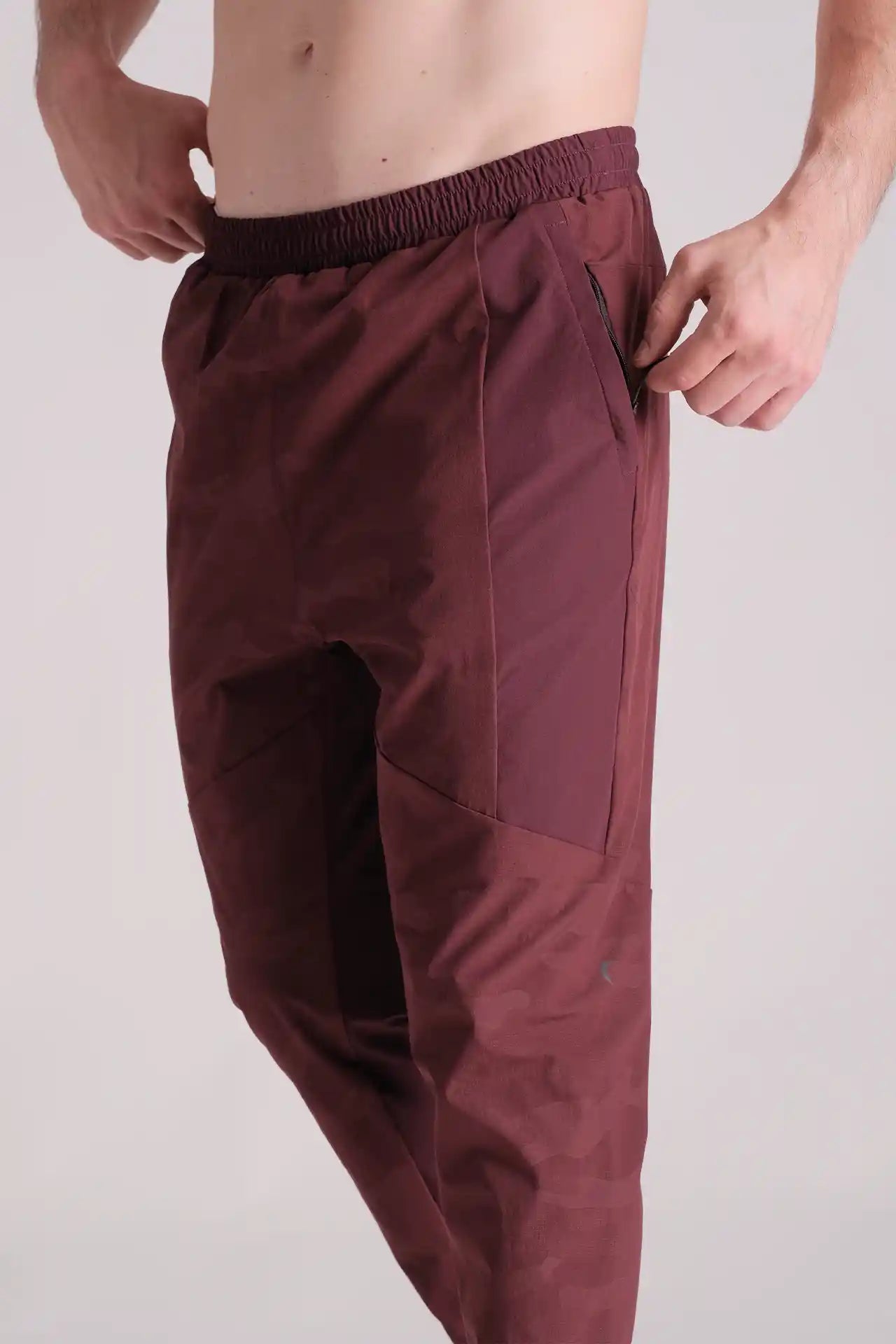 SPH0205 - Water Resistant Stretch Jacquard Camo Tapered Training Joggers 30" - Burgundy