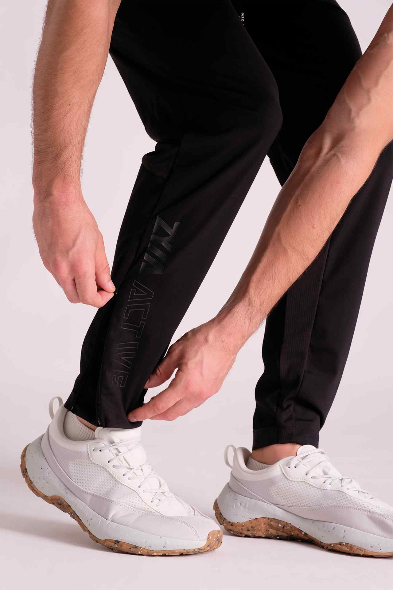 SPH0218 - Lightweight Stretch Hybrid Training Joggers 30" - Black