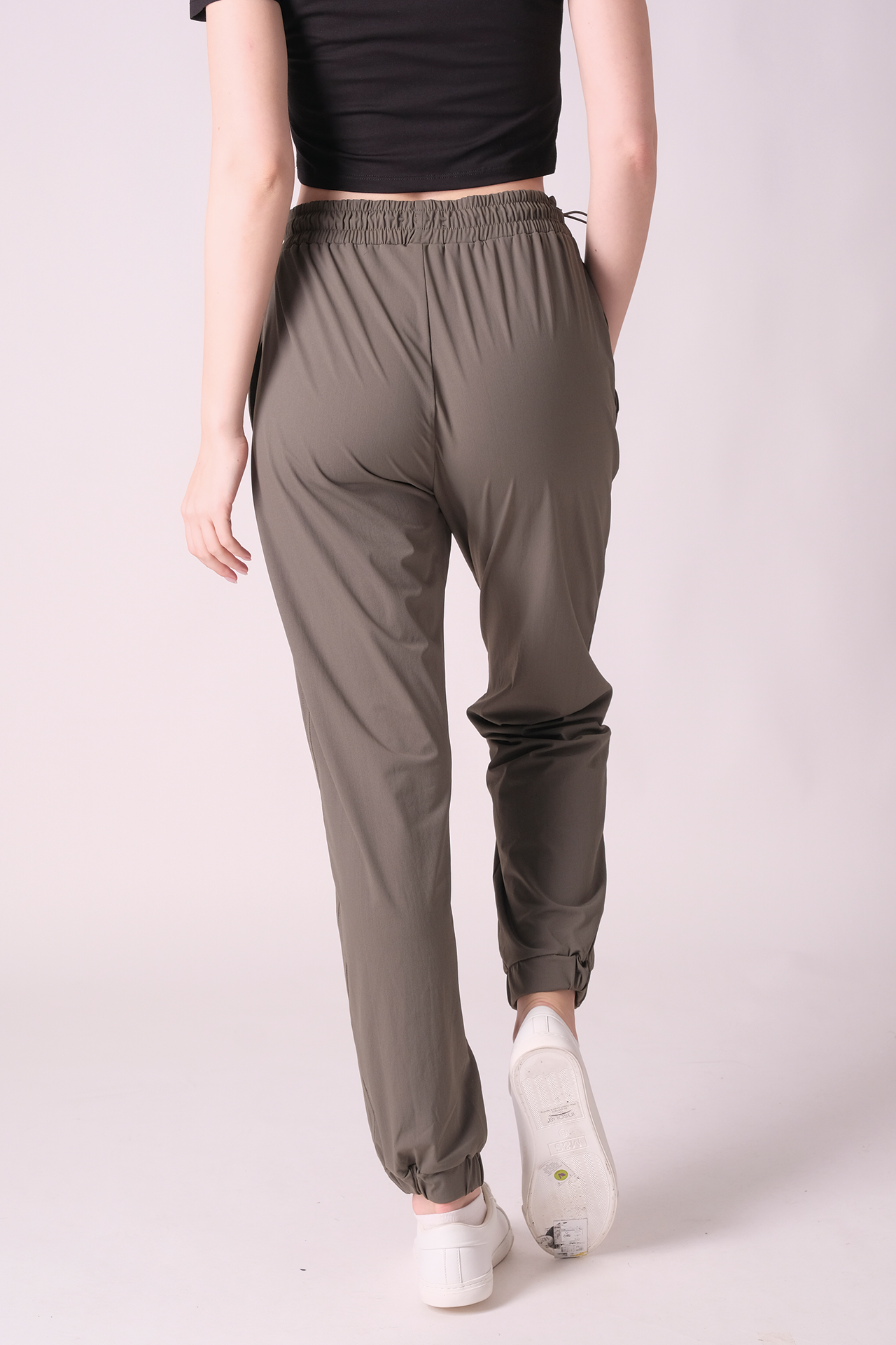 SPWH0233 - Women's Essential High Rise Nylon Joggers 28"