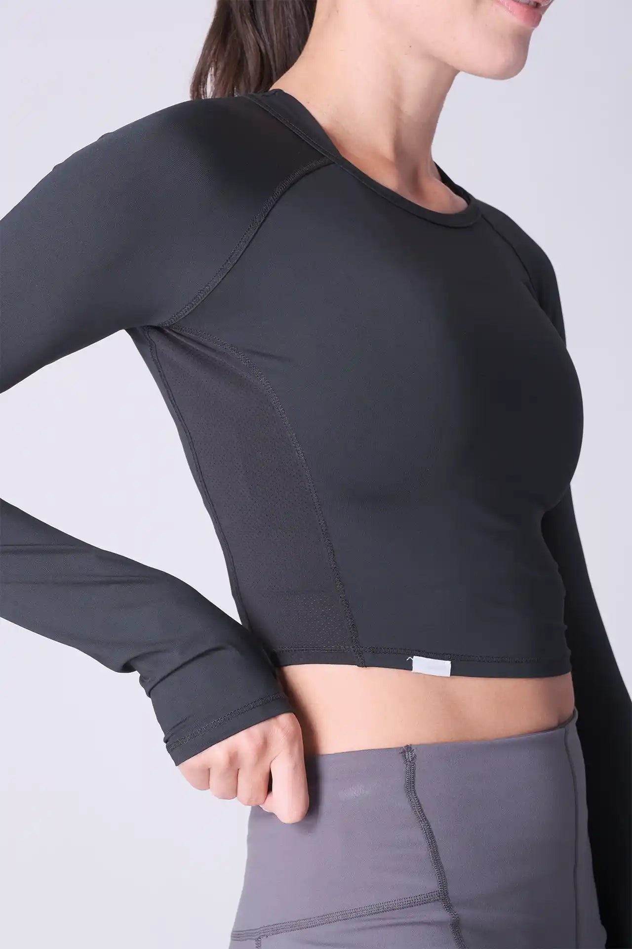 SPWJ0441 - Women's Performance Thumbholes Top - Black