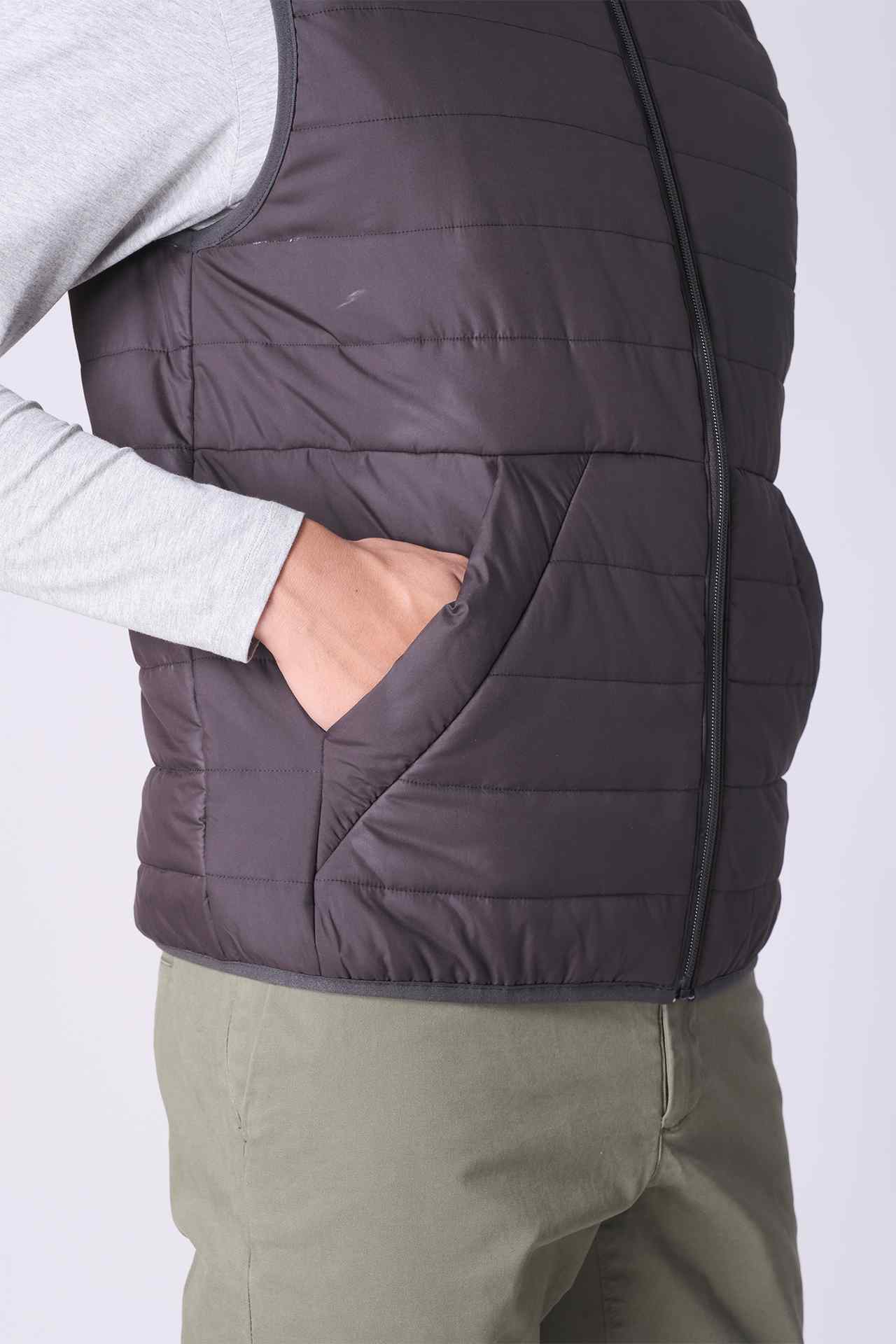 SPO0149 - Sustainable Water-Repellent Mock Neck Puffer Gilet - Black